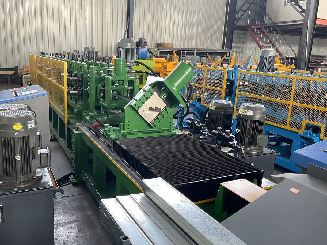 70Mm Roller Diameter Roofing Sheet Roll Forming Machine 7.5Kw Power 18-20 Forming Stations